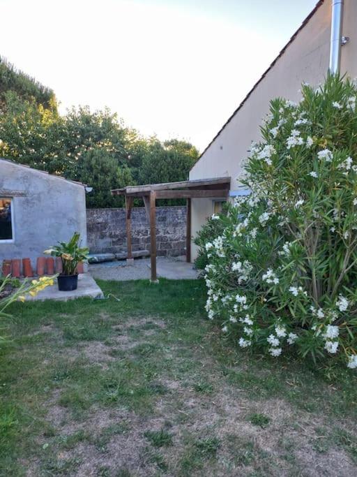 Maisonnette Marine Landeronde Exterior photo